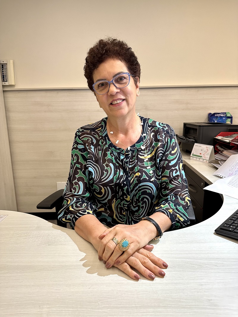 Foto da escrevente Dulcineia.